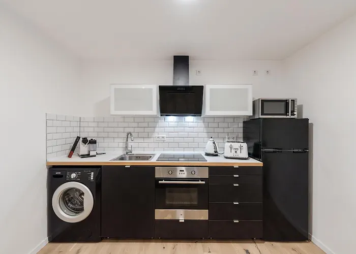 In Toplage In Duesseldorf-oberkassel Апартаменты *