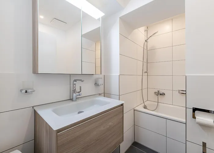 In Toplage In Duesseldorf-oberkassel Дюссельдорф