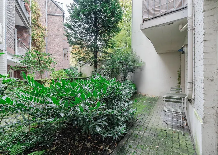 In Toplage In Duesseldorf-oberkassel Апартаменты *