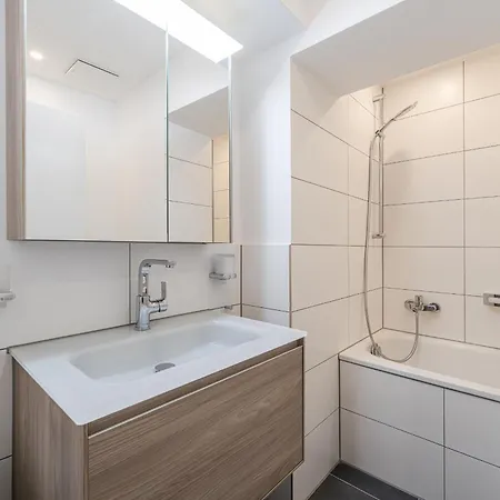 In Toplage In Duesseldorf-oberkassel Düsseldorf