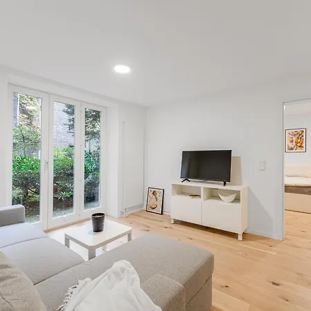 In Toplage In Duesseldorf-oberkassel