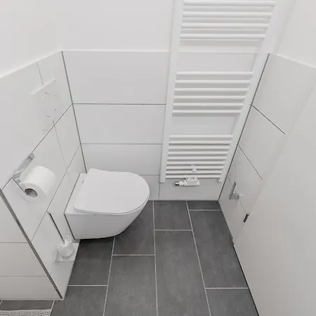 דירה In Toplage In Duesseldorf-oberkassel דיסלדורף